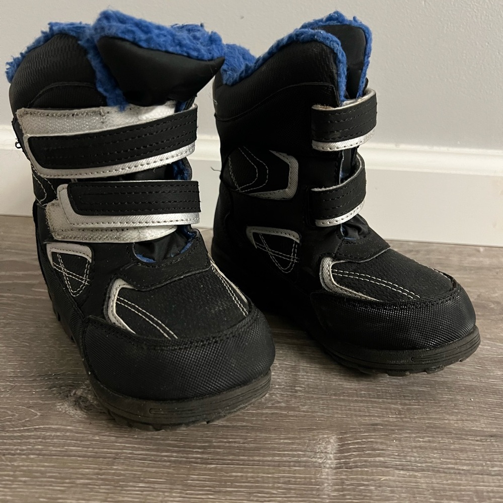 Totes Toddler Kids Black and Blue Winter Snow Boots